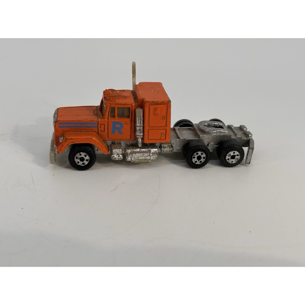 Road Champs Vintage 1982 Mack Super Liner JRI Hong Kong Die Cast